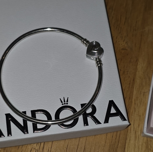 New Pandora Heart Bracelet Bangle Sterling Silver - Picture 1 of 9
